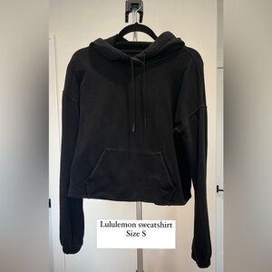 Lululemon sweatshirt